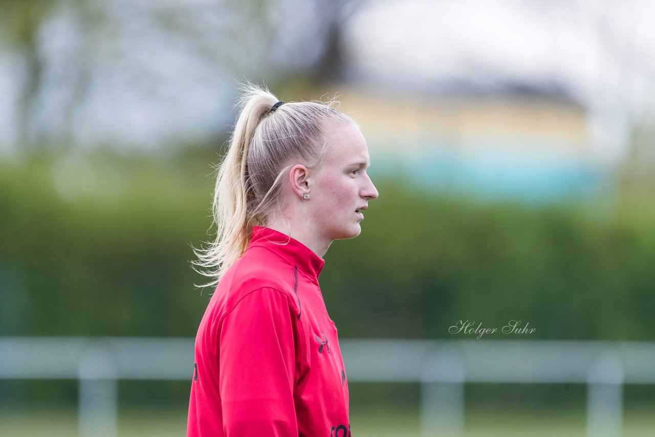 Bild 197 - Co-Trainerin der Frauen Nationalmannschaft Britta Carlson in Wahlstedt